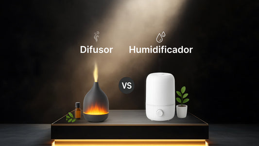 Difusor de aromas con efecto llama frente a humidificador — comparativa “Difusor vs Humidificador” de WOWAROD en pedestal